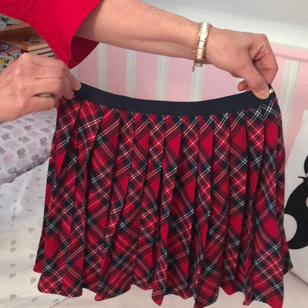 Brand new!!European girls skirt 👧🏻